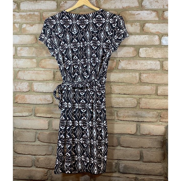 Banana Republic - Cap Sleeved Wrap Dress - Size Small - Black Aztec Pattern - Picture 11 of 13